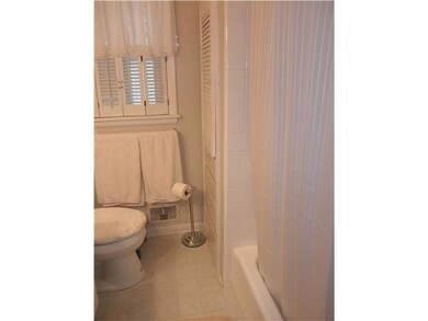 636 E Willard Ave, Lansing, MI 48910 - photo 7