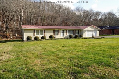 82 Toms Fork Rd, Alum Creek, WV 25003 - photo 2