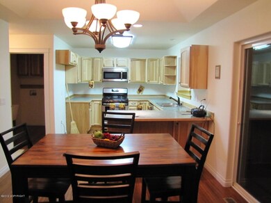 dining/kitchen