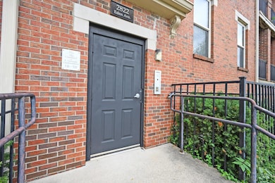 2822 Eden Ave unit 4B, Cincinnati, OH 45219 - photo 2