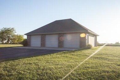 901 W Wind Ct, Nixa, MO 65714 - photo 2