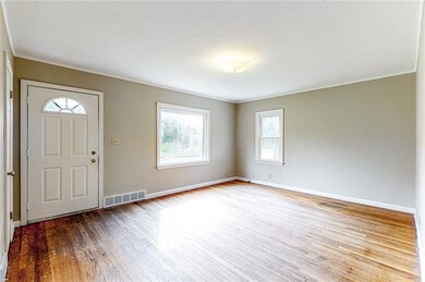 1336 57th St, Des Moines, IA 50311 - photo 4