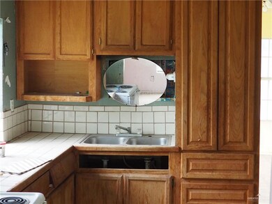 503 N Flag St, Pharr, TX 78577 - photo 3