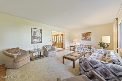 1311 Fox Hollow Rd, Schenectady, NY 12309 - photo 4