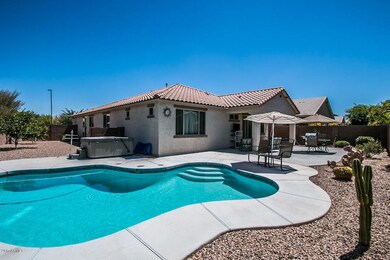 2232 E Gillcrest Rd-29