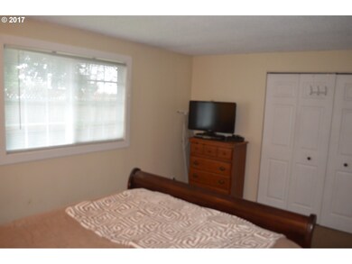 Bedroom, Primary
