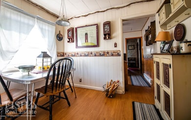 1028.5 W 4th St, Lock Haven, PA 17745 - photo 4