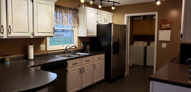 11402 Grabill Rd, Leo, IN 46765 - photo 4