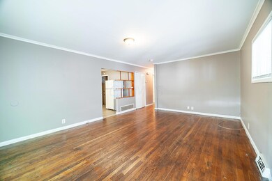 939 Bryon Ave-7