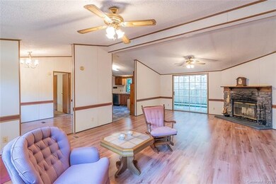 Central large, open and bright living room easy ac