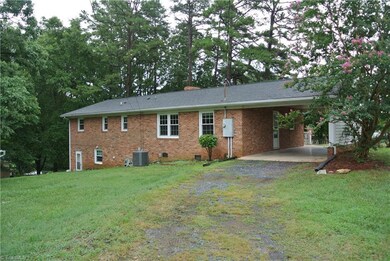 307 Clearview Dr, Asheboro, NC 27205 - photo 2