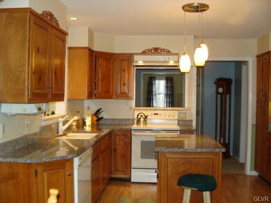 6231 Ridge Rd, Zionsville, PA 18092 - photo 7