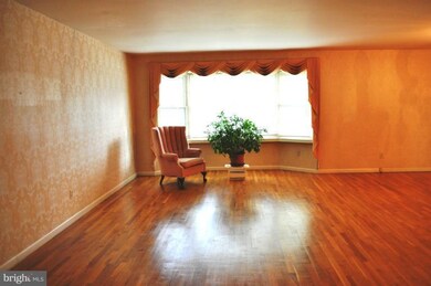 903 Fairway Dr NE, Vienna, VA 22180 - photo 3