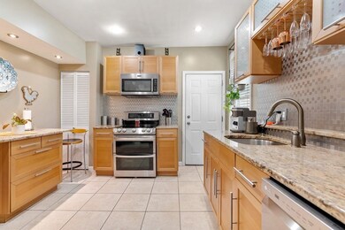 9 Mount Pleasant Ave, Roxbury, MA 02119 - photo 2