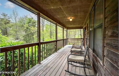 3042 Crestview Ct, Sevierville, TN 37862 - photo 2