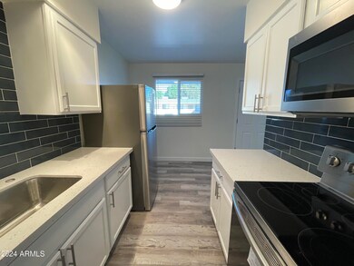 2013 N 49th St, Phoenix, AZ 85008 - photo 6