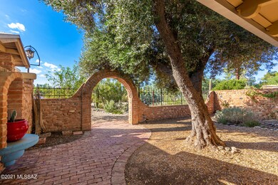 1301 Courtyard