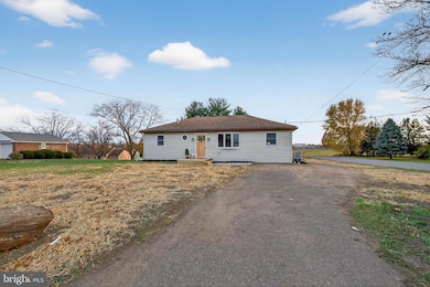 2472 Leaman Rd, Ronks, PA 17572 - photo 2