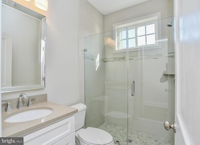 1017 Cottage St SW, Vienna, VA 22180 - photo 6