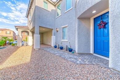 Exterior Front Courtyard