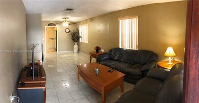 Living Room/Dinning Room