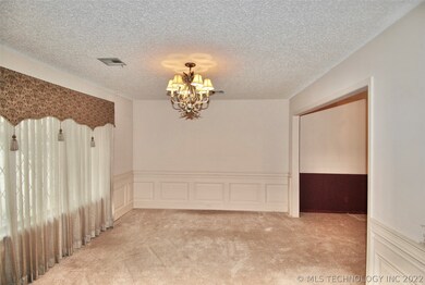 2317 Chapel Hill Ct, Bartlesville, OK 74006 - photo 5