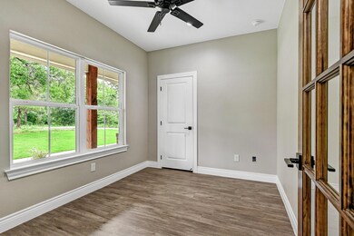 1729 Desvoignes Rd, Denison, TX 75021 - photo 7