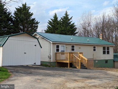 62 Apple Orchard Ct, Berkeley Springs, WV 25411 - photo 3