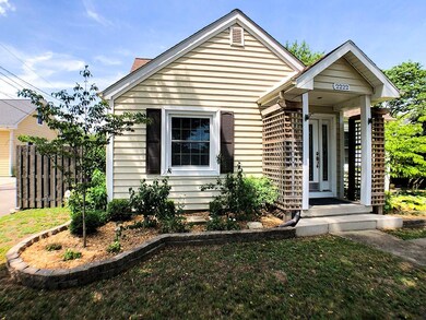 2222 Chestnut St, Columbus, IN 47201 - photo 2