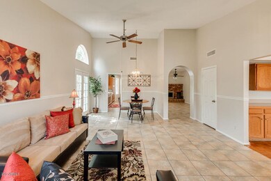 02 2834 N Yucca St Formals & Family Room