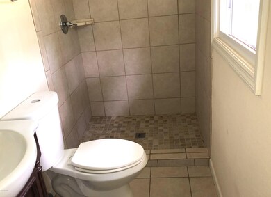 715 Dennis Ct, Jacksonville, NC 28546 - photo 7