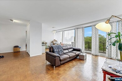 Horizon House unit 626, Fort Lee, NJ 07024 - photo 7