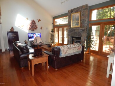 6163 Lakeview Dr, Pocono Pines, PA 18350 - photo 3