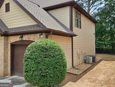 3943 Dunaire Dr, Stone Mountain, GA 30083 - photo 3