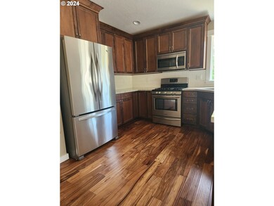 2939 NW 2nd St, McMinnville, OR 97128 - photo 4