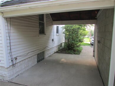Breezeway connects house to garage