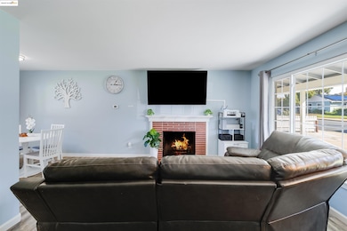 2167 Karren St, Concord, CA 94520 - photo 7