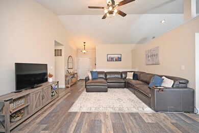 8592CranbrookWay_9
