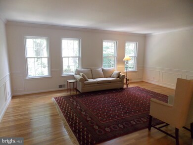 3559 Hamlet Place, Chevy Chase, MD 20815 - photo 2