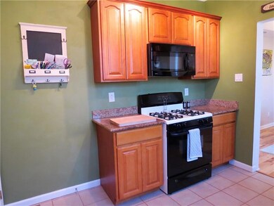 GAS STOVE AND BUILT IN MICROWAVE WITH BEAUTIFUL CA