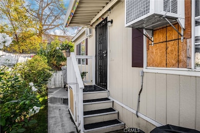 2851 S La Cadena Dr unit 26, Colton, CA 92324 - photo 5