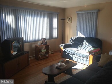 203 Wilson Ave, Reading, PA 19606 - photo 4