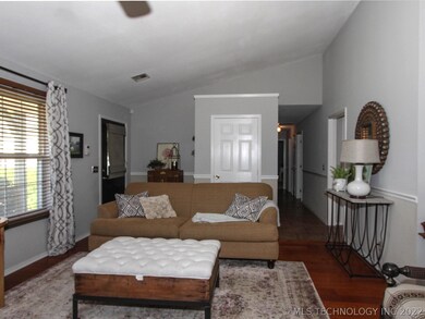 1904 W Phoenix Place, Broken Arrow, OK 74011 - photo 6