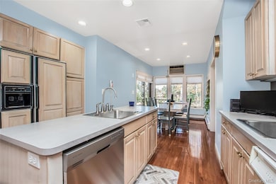 617 W 227th St, Bronx, NY 10463 - photo 7