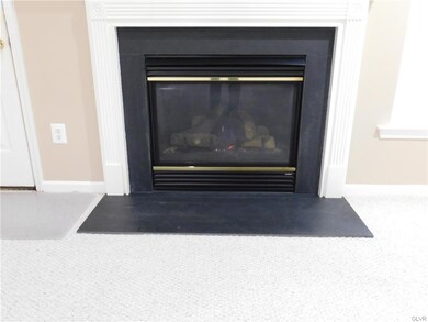 4591 Jasmine Dr, Center Valley, PA 18034 - photo 5