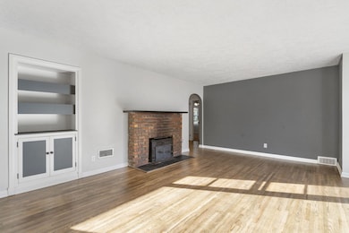 601 W Washington St, Marshfield, MO 65706 - photo 5