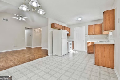 120 Creekside Dr, Grantville, GA 30220 - photo 7