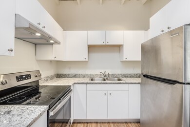 511 S Meyer-19