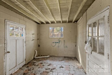 601 E Blue Ridge Rd, East Flat Rock, NC 28726 - photo 7