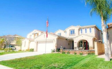 Front of the Home from the right side. Notice the 